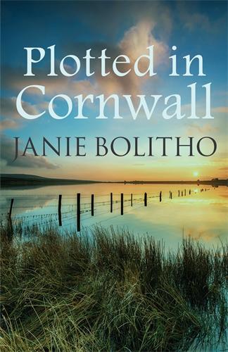 Plotted in Cornwall (The Rose Trevelyan Series)