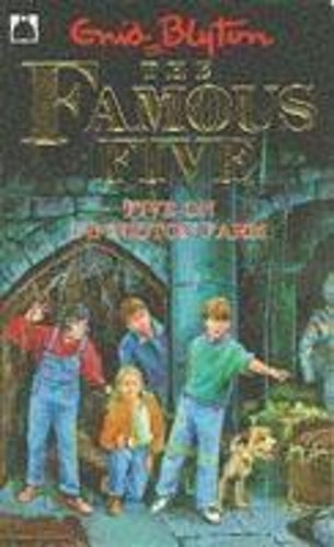 18: Five On Finniston Farm (Famous Five)